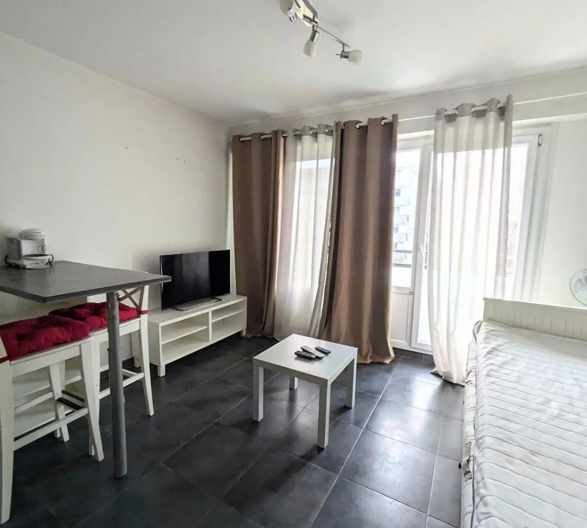 Apartment Studio Central 2 Pers Proche Geneva Saint-Julien-en-Genevois