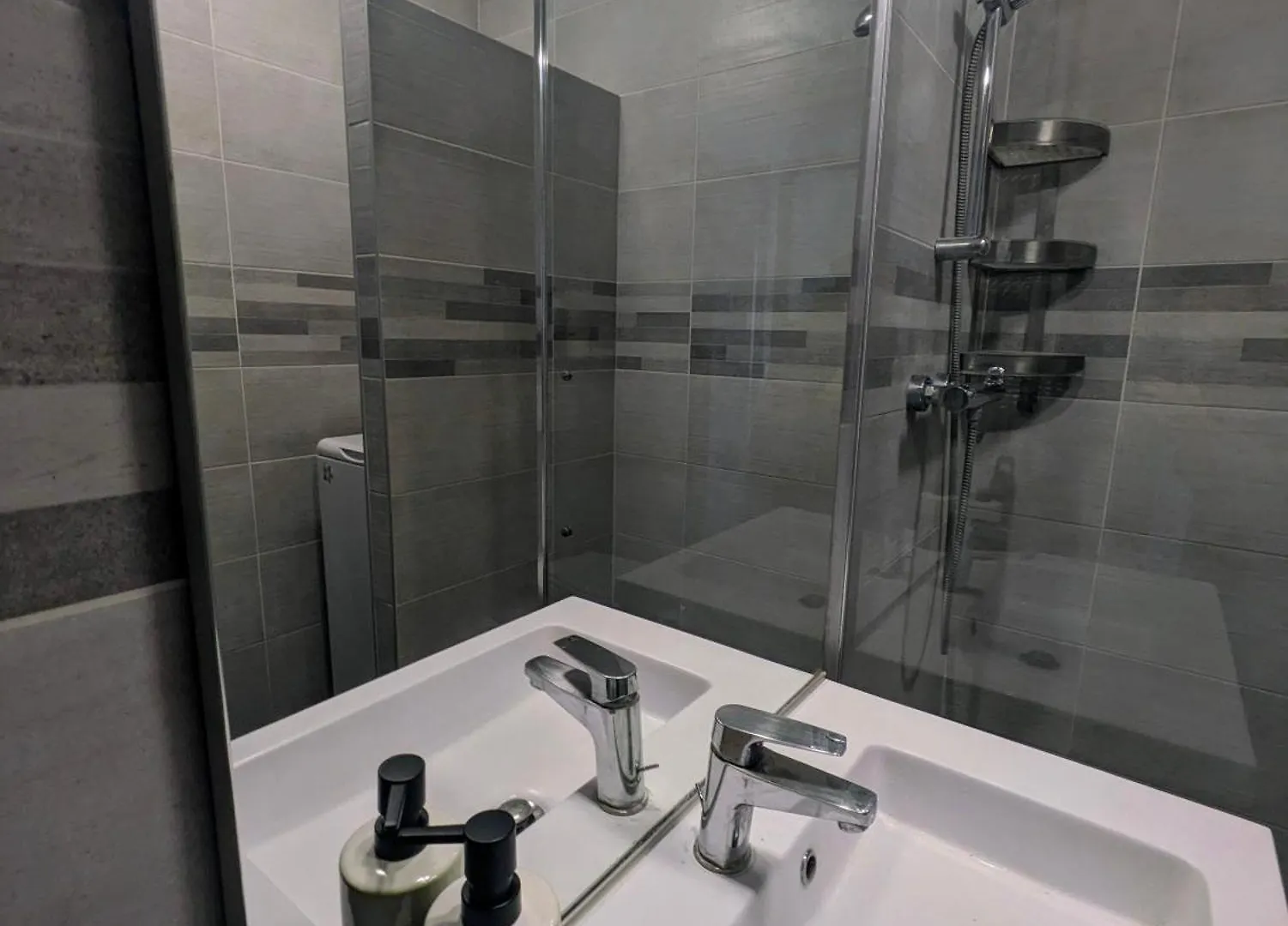 Studio Central 2 Pers Proche Geneva Saint-Julien-en-Genevois 0*,
